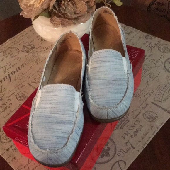 AEROSOLES CHAMBRAY SO SOFT LOAFER - SIZE 9 - Picture 2 of 5